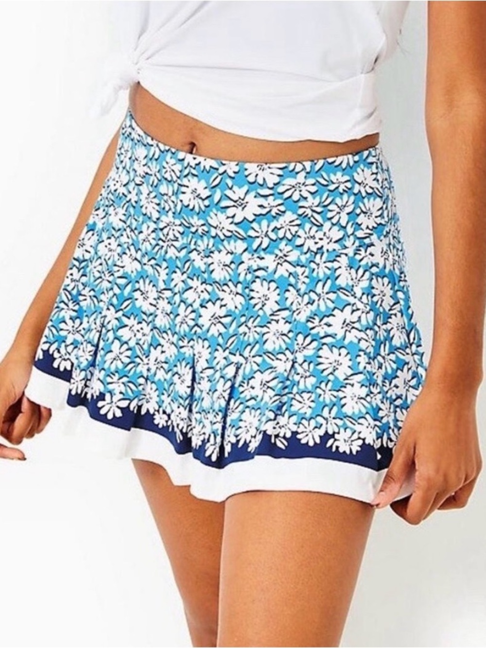 Lilly Pulitzer Annora Skirt UPF 50+ Lunar Blue Palm Beach Petals - size Medium